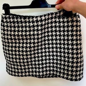 Gap Houndstooth mini skirt